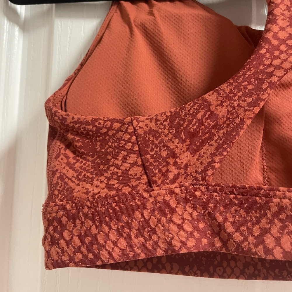 Athleta sports bra size S - Picture 3 of 5